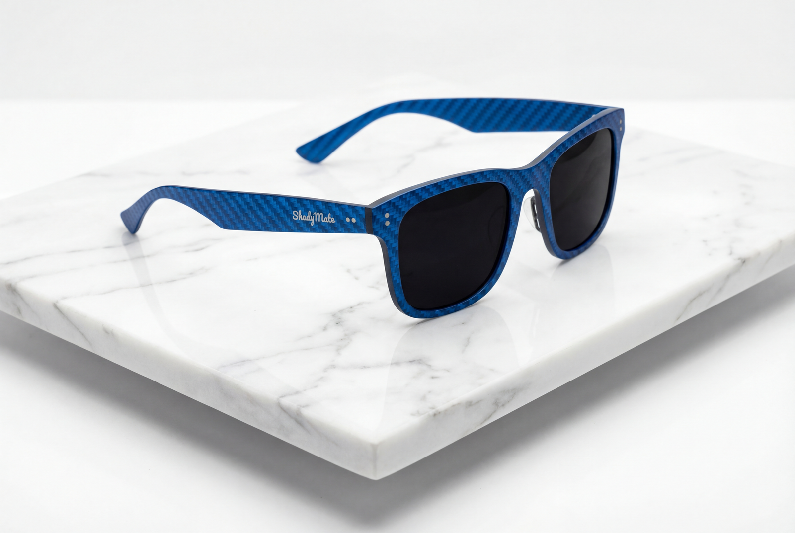 Minimalist Style: Why One Great Pair of Sunglasses Is All You Need